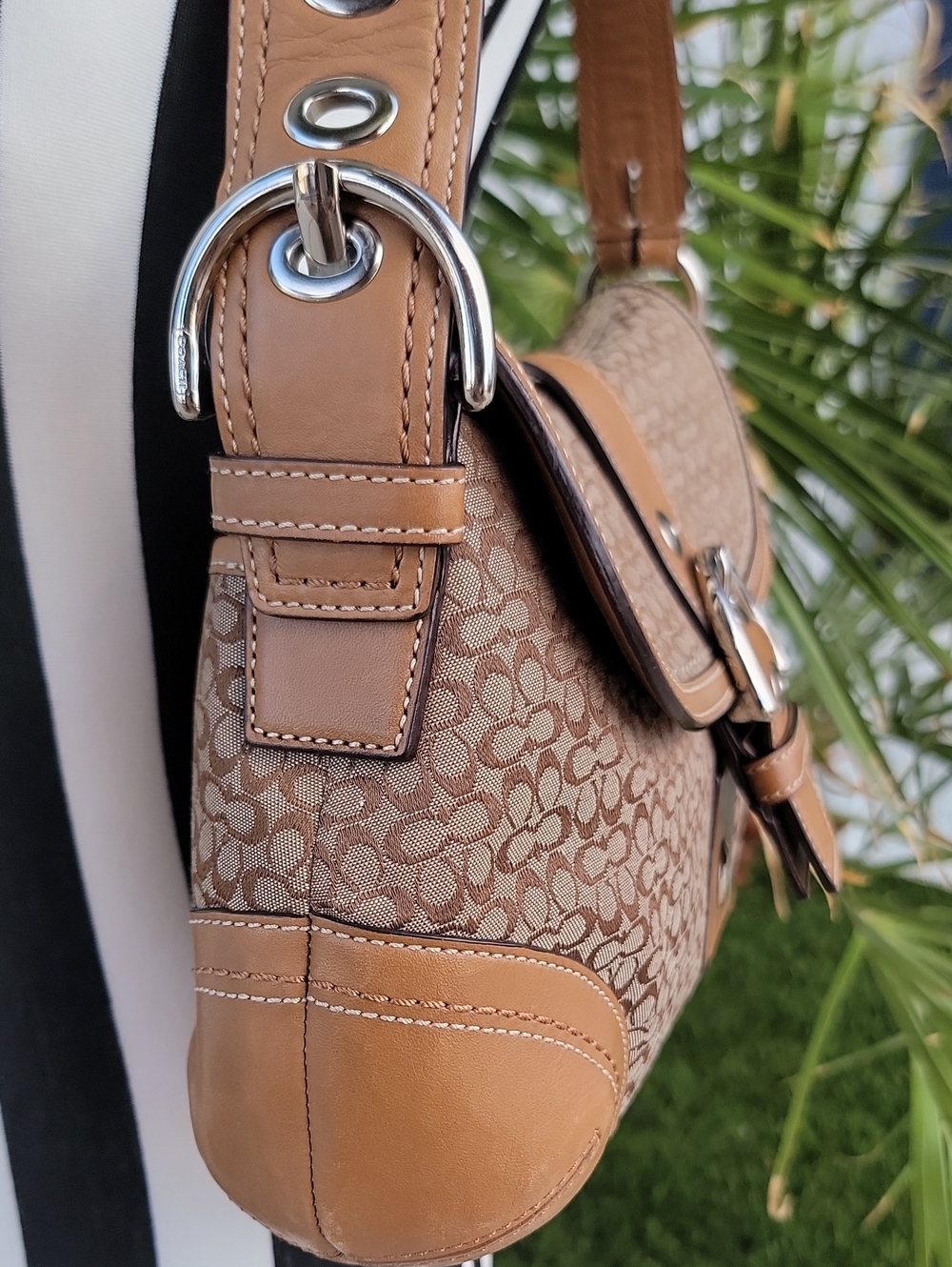 Coach F10926 Brown Signature Soho Shoulder Bag Silver Hardware Y2K - Picture 9 of 14